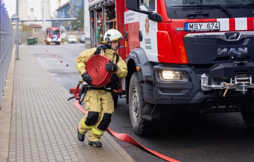 Vilniaus kogeneracinėje jėgainėje vyko gaisro gesinimo pratybos